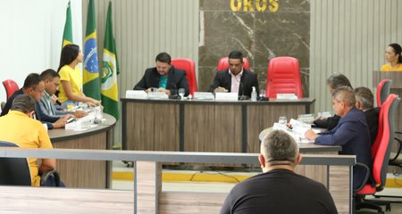 Na manhã desta quinta-feira (14/11), a Câmara Municipal de Orós realizou a 14ª Sessão Ordinária do 2º Período da 4ª Sessão Legislativa da 35ª Legislatura, onde importantes pautas foram aprovadas por todos os presentes. Confira: