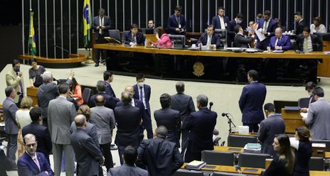 Câmara aprova três projetos com medidas de combate ao coronavírus