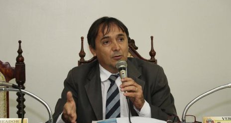 O Vereador Tarso Magno requer informações do Executivo sobre atraso de salários