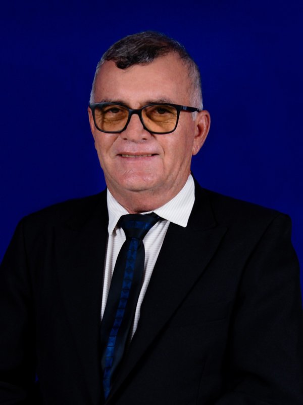 ZE UEIMA